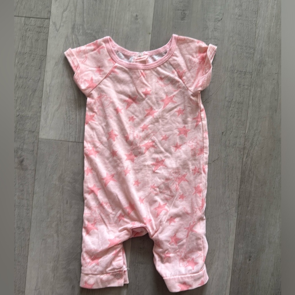 Disney, baby 0 to 3 months Dumbo onesie